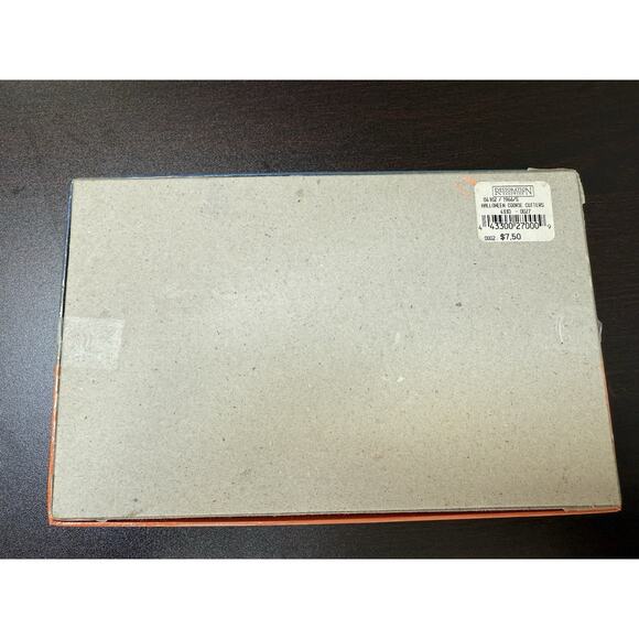 Restoration Hardware Vintage Inspired Halloween Cookie Cutters 8 Shapes READ - Picture 3 of 8